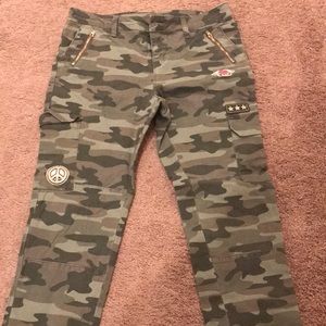 Girls size 16 1/2 Justice Camo pants - like new!